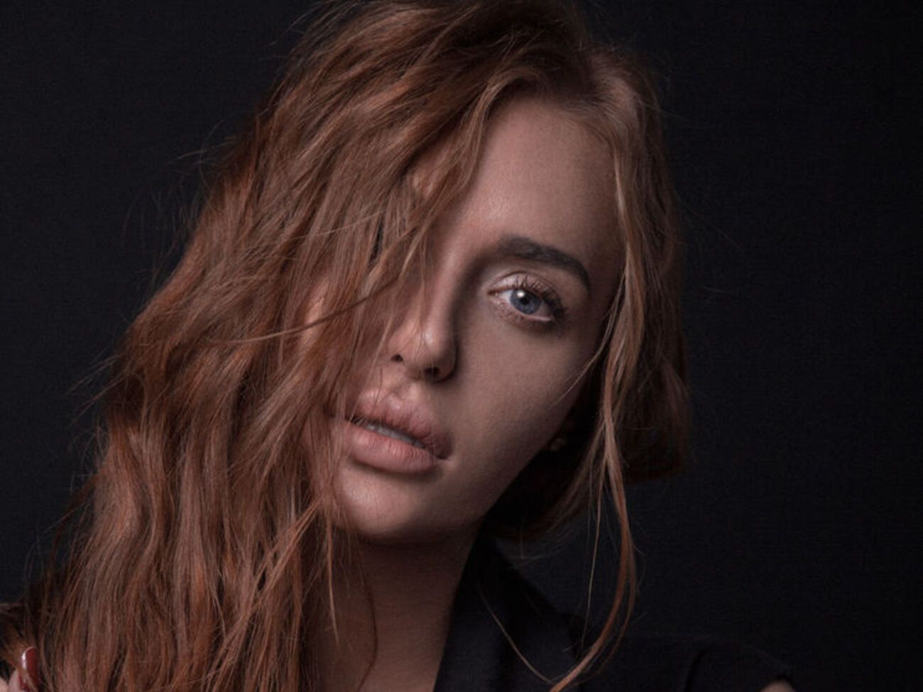 Каминская:&nbsp;Моя сольная карьера - это мой творческий эксперимент, а новое амплуа - это не продуманный образ, а настоящая я