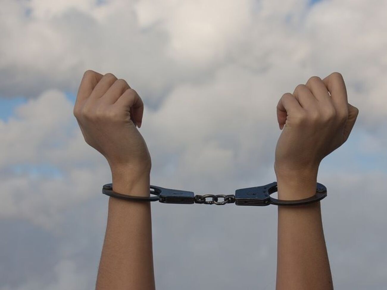 Женщину и ее мужа задержали полицейские