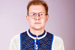 Бывшев: Тут очнулся я... Солнце кроваво поднималось под клекот ворон. И вздохнул я: "Как славно, Халява, что кошмар этот был только сон!"