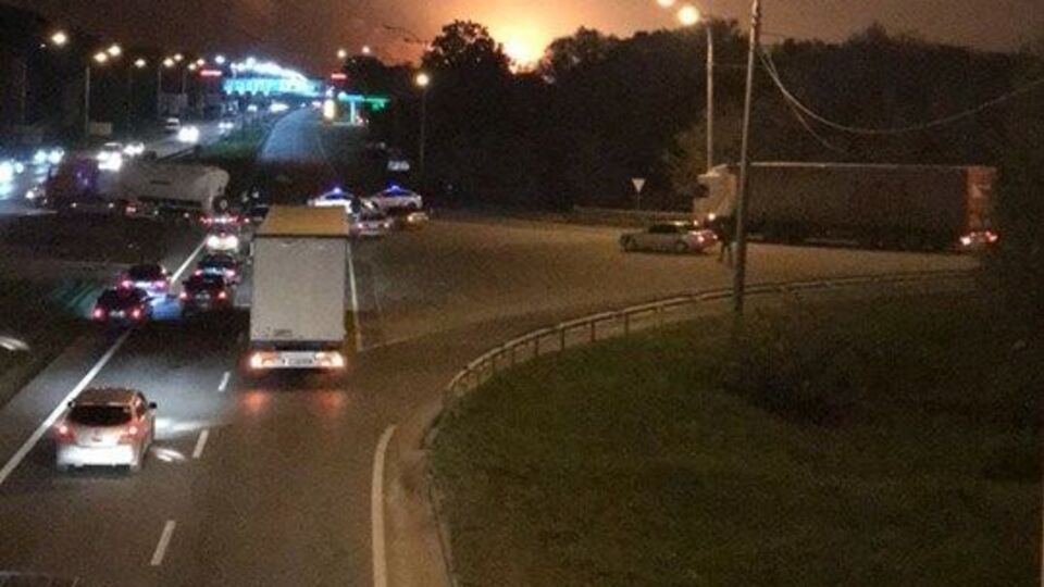 Полицейские перекрыли дороги, ведущие к месту ЧП