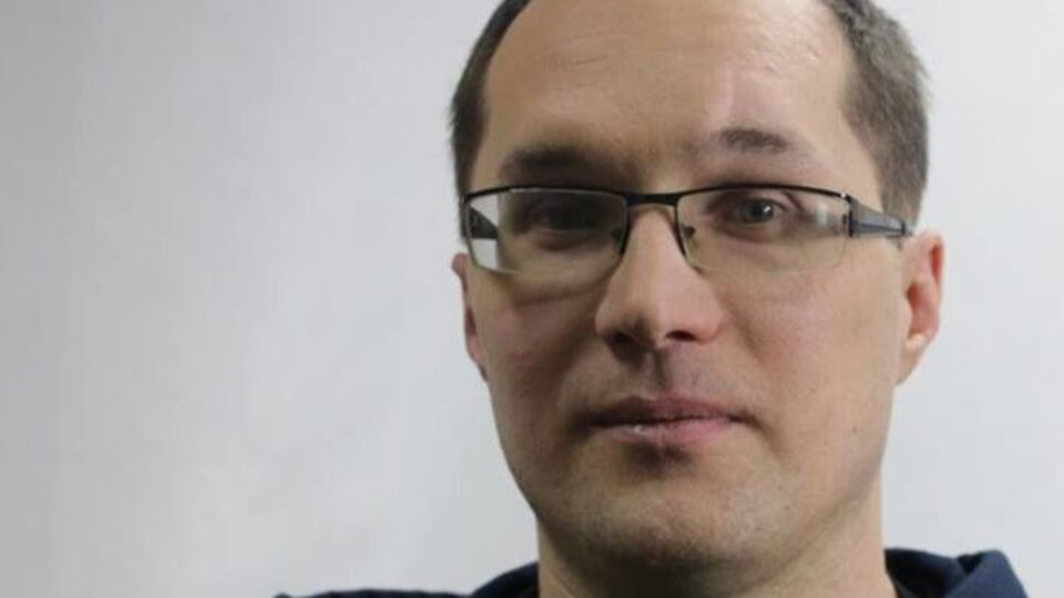 Бутусов пишет, что связи с командованием арсенала нет