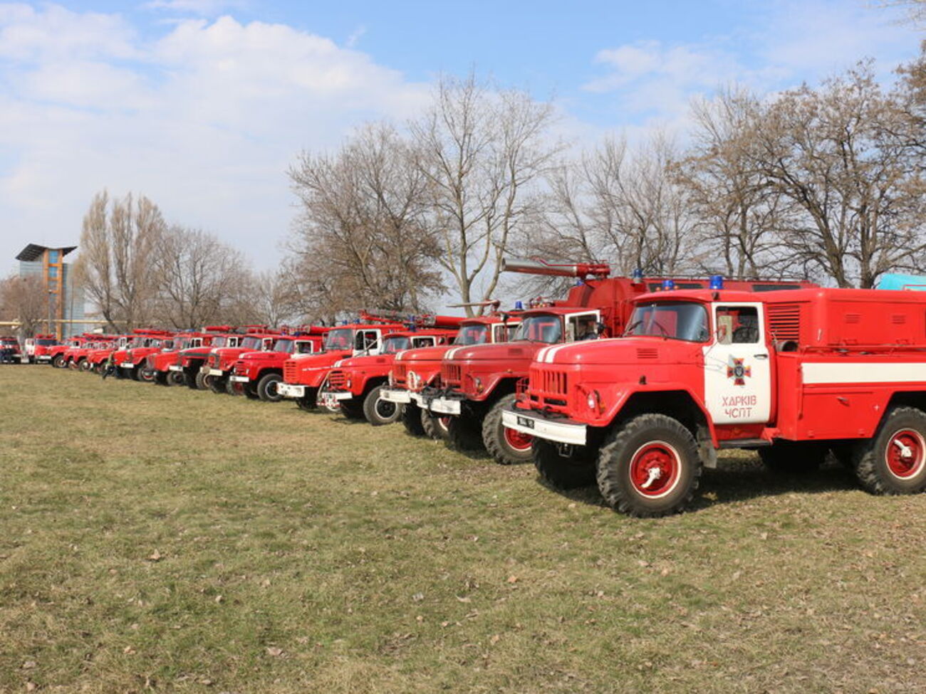 ГосЧС привлекла максимальное количество людей и техники для ликвидации пожара на 48-м арсенале