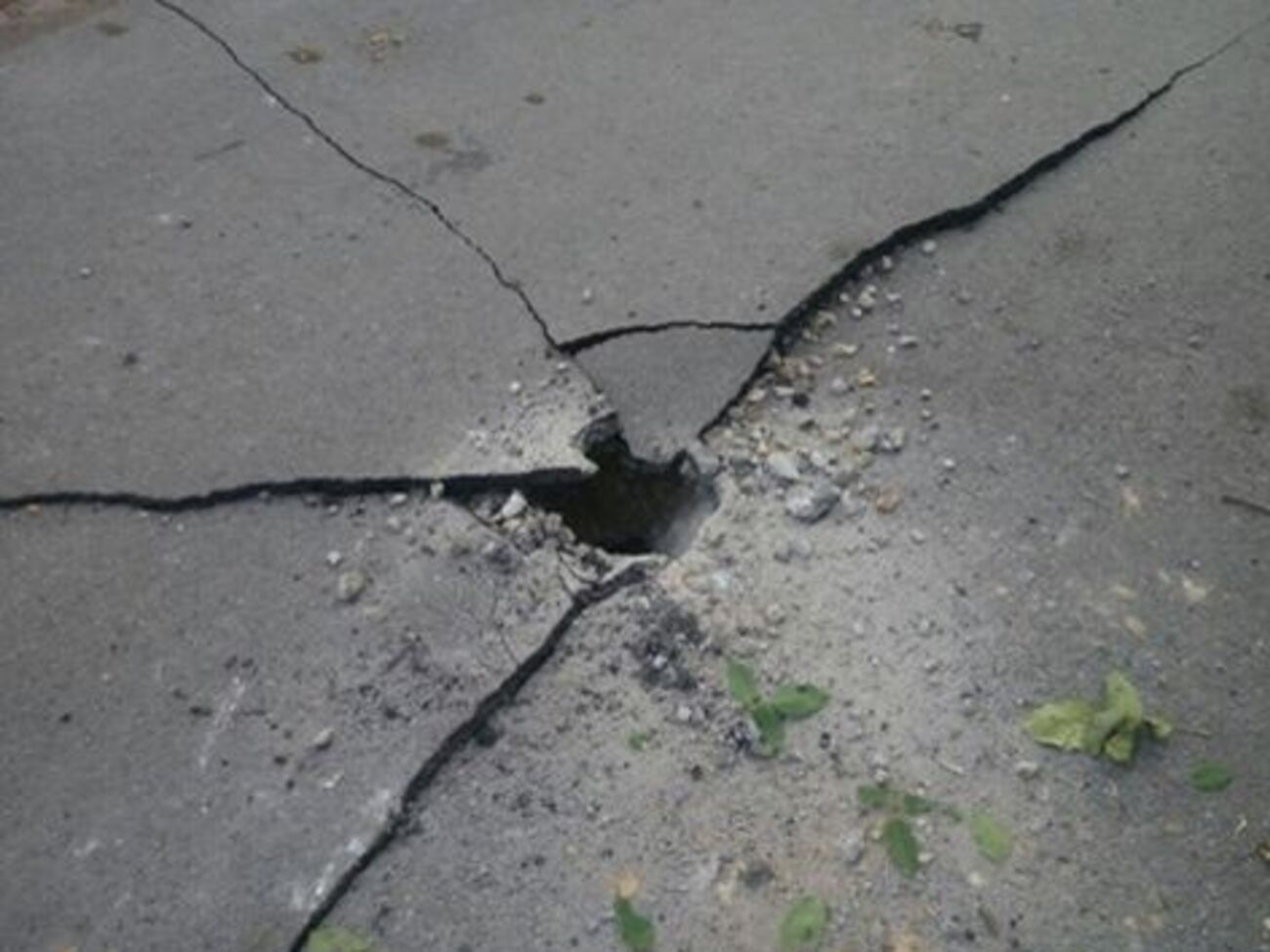 На арсенале Вооруженных сил Украины под Винницей вечером 26 сентября произошло ЧП, рвутся снаряды