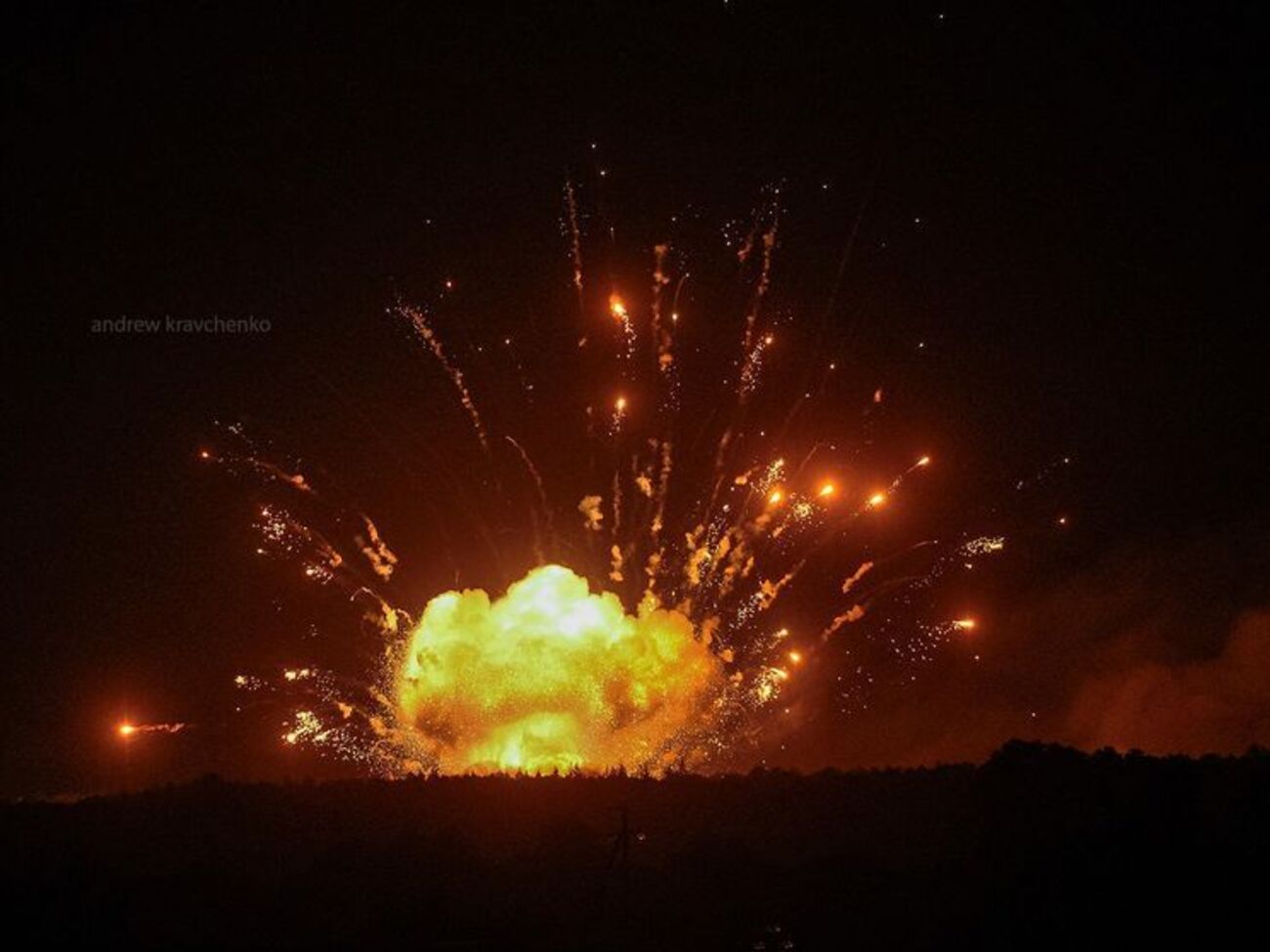 Сергій Місюра: Спитаєте, що ж тоді так розривається? Це велика кількість танкових снарядів і 120-мм мін