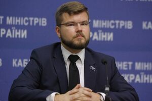 Кабмин утвердил контракт с и.о. главы "Укрзалізниці" Кравцовым