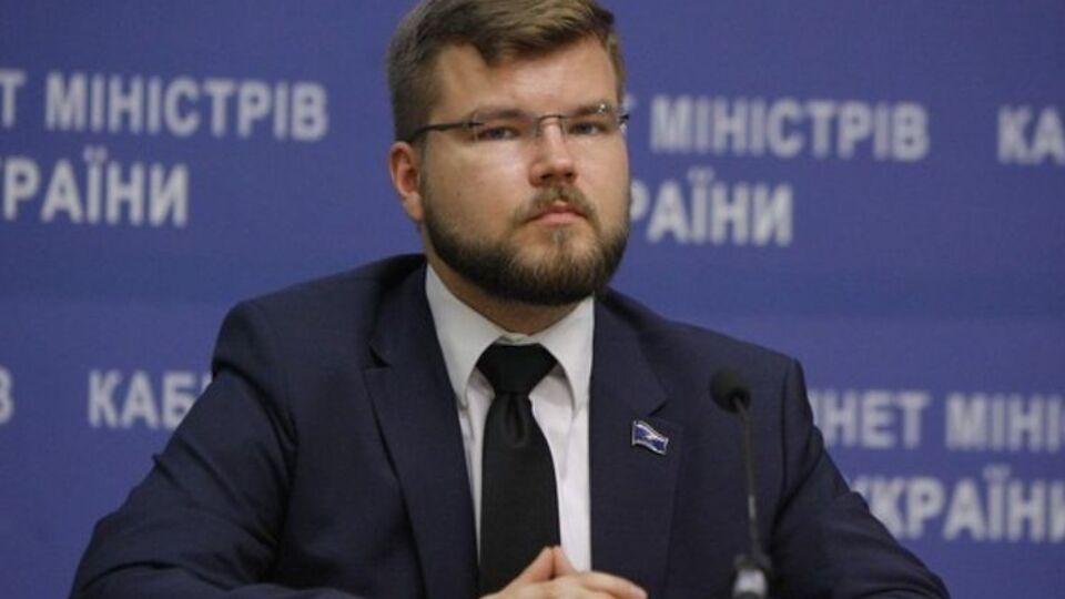 Кабмин утвердил контракт с и.о. главы "Укрзалізниці" Кравцовым