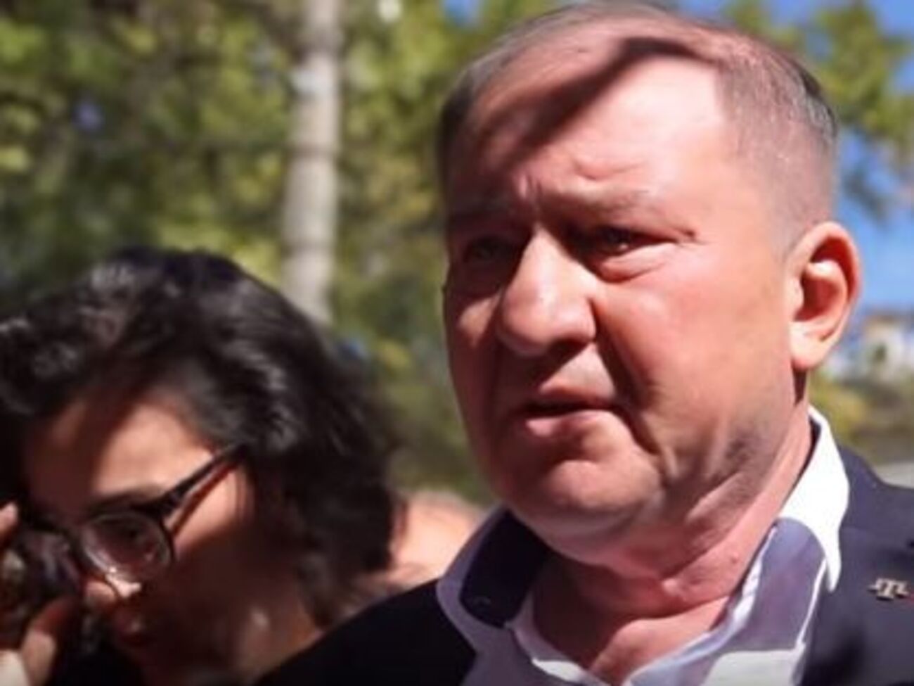 Умерова біля суду чекали прибічники