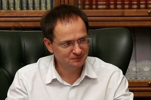 Раніше Мединський назвав беззаконням, цензурою та тиском на державу погрози, які надходять на адресу творців фільму "Матильда"