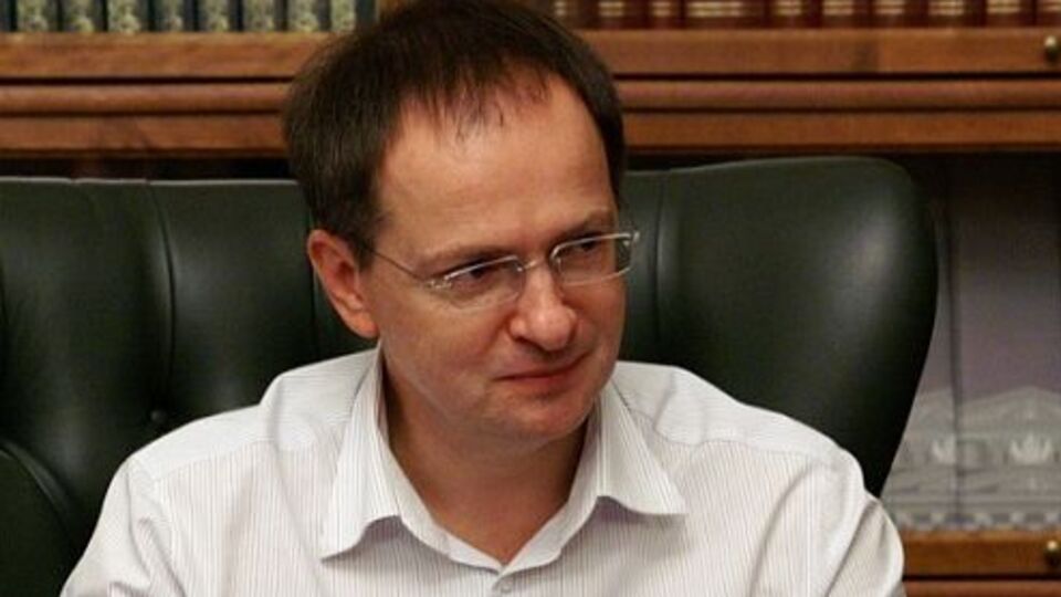 Ранее Мединский назвал беззаконием, цензурой и давлением на государство угрозы, которые поступают в адрес создателей фильма "Матильда"