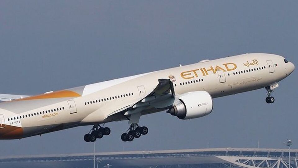 Пилот Etihad Airways умер на борту самолета