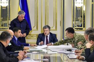 Порошенко потребовал от руководителей силовых ведомств привлечь к ответственности виновных в событиях в Калиновке Винницкой области