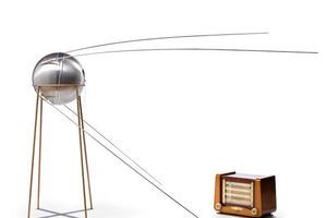 Первый искусственный спутник Земли был запущен на орбиту 4 октября 1957 года