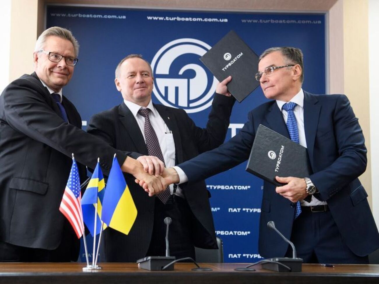 ПАО "Турбоатом" подписал контракты на поставку оборудования на украинские АЭС и ТЭС