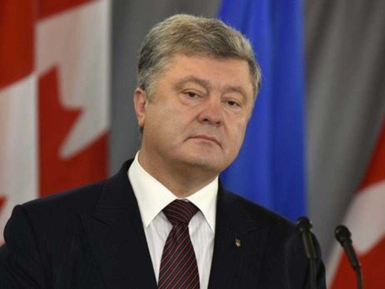 Порошенко: В Украине необходимо формировать свободное пространство для использования языков национальных меньшинств
