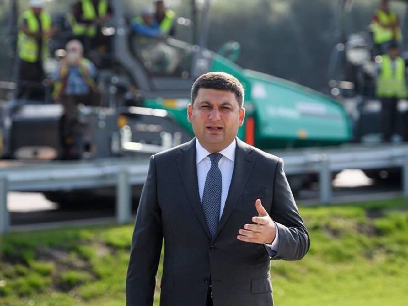 Гройсман сообщил о завершении работ по разминированию окрестностей Калиновки