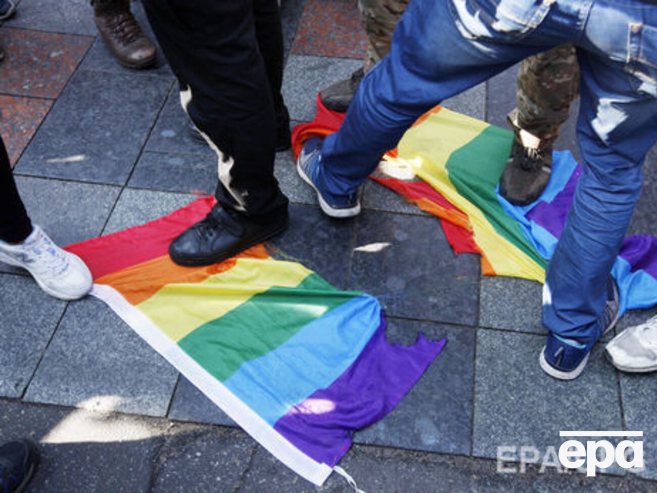 3,8% українців допускають дружбу з представниками ЛГБТ-спільноти