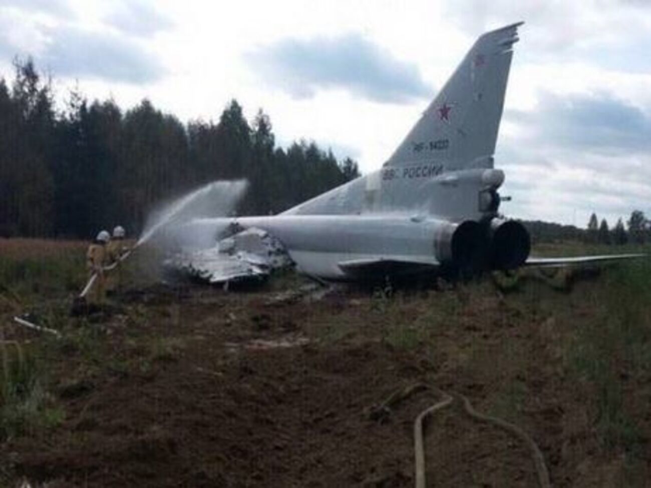Самолет получил повреждения