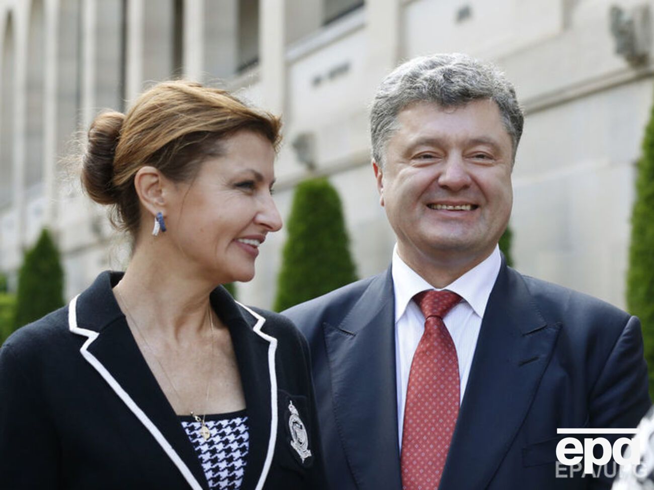 Стала відома вартість відеоподарунка Марини Порошенко чоловікові