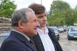 Семена (зліва) і його адвокат Попков