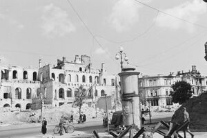 Хорошунова: Ничего не рвут, нигде не стреляют, и, главное, никаких вестей с фронта. И люди расценивают эту тишину как зловещее начало каких-то страшных событий