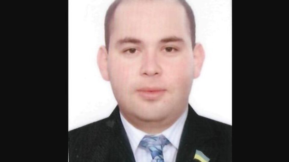 Бинусов был внефракционным депутатом