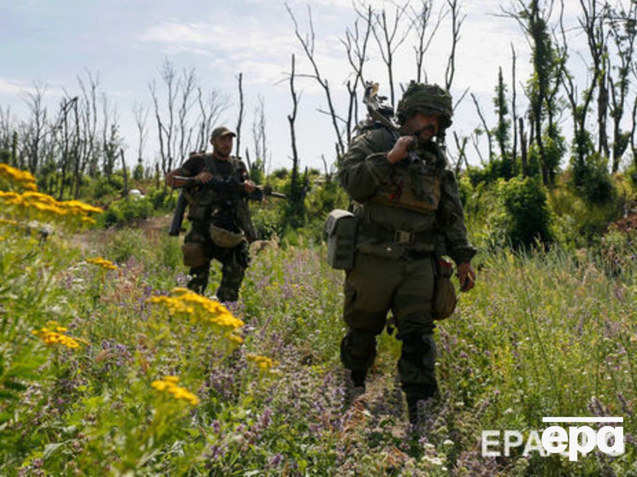 Українські військові відкривали у відповідь вогонь з не забороненого мирними домовленостями озброєння, заявили в штабі АТО