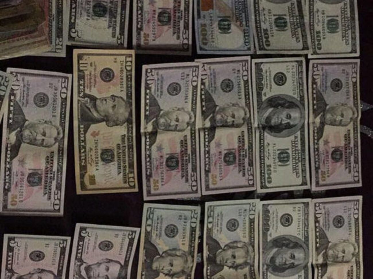 Чиновник вимагав $6,5 тис. за затягування виконання судового рішення щодо стягнення грошей із боржників, повідомили у СБУ