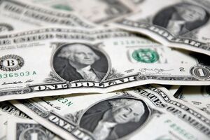 Аналітики Capgemini пояснюють зростання кількості доларових мільйонерів у РФ відновленням цін на сировину і зростанням біржових індексів