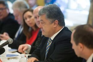 Порошенко призвал власти Закарпатья бороться с незаконной вырубкой леса