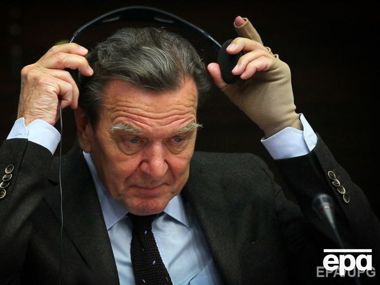 Шредера избрали председателем совета директоров "Роснефти"