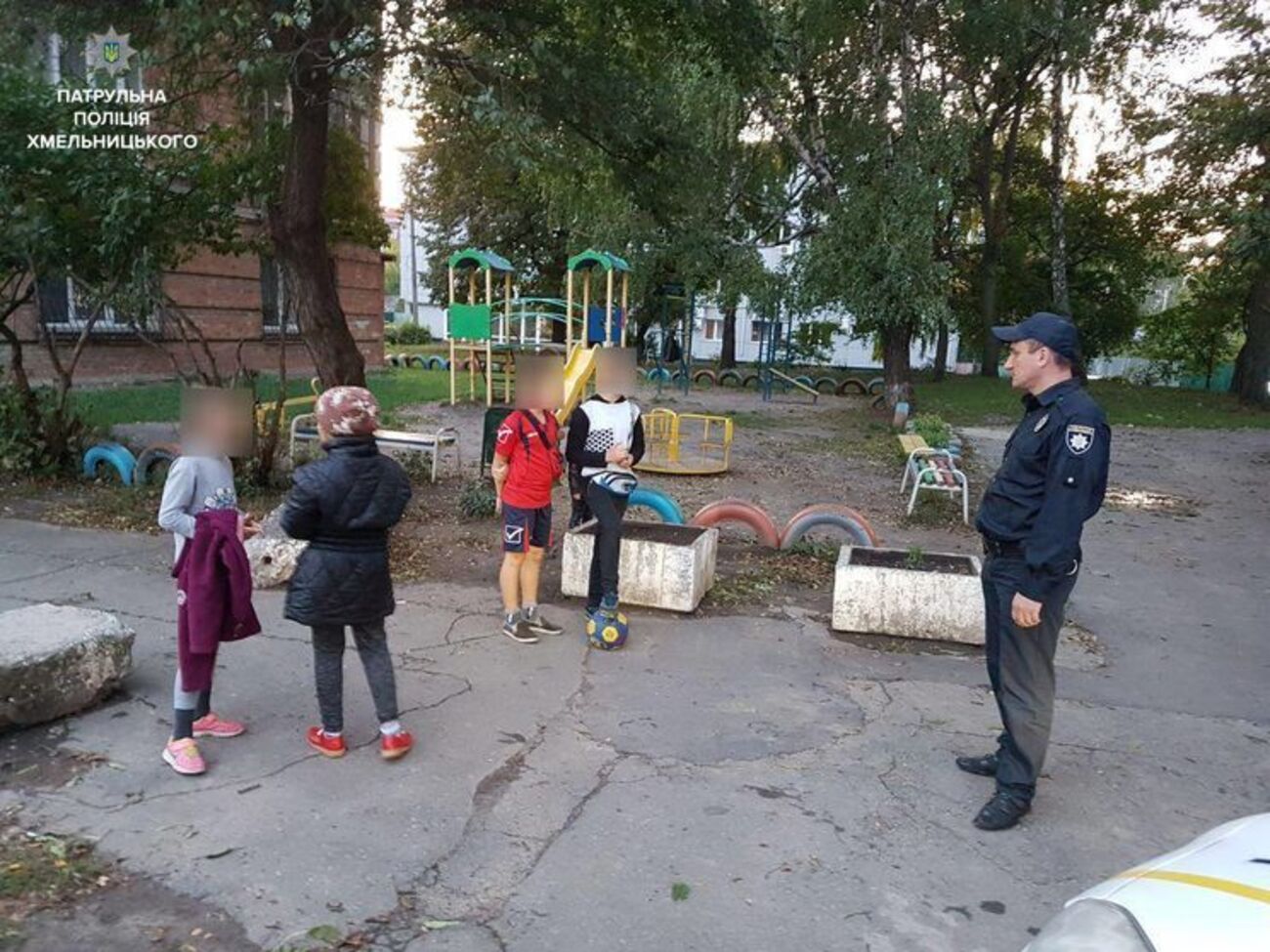 Патрульні поліцейські розповіли дітям про їхні права