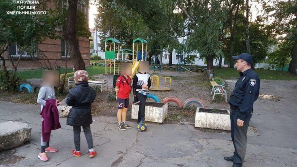 Патрульні поліцейські розповіли дітям про їхні права