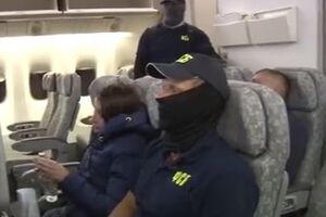 Задержанных самолетом вывезли из Крыма в Москву