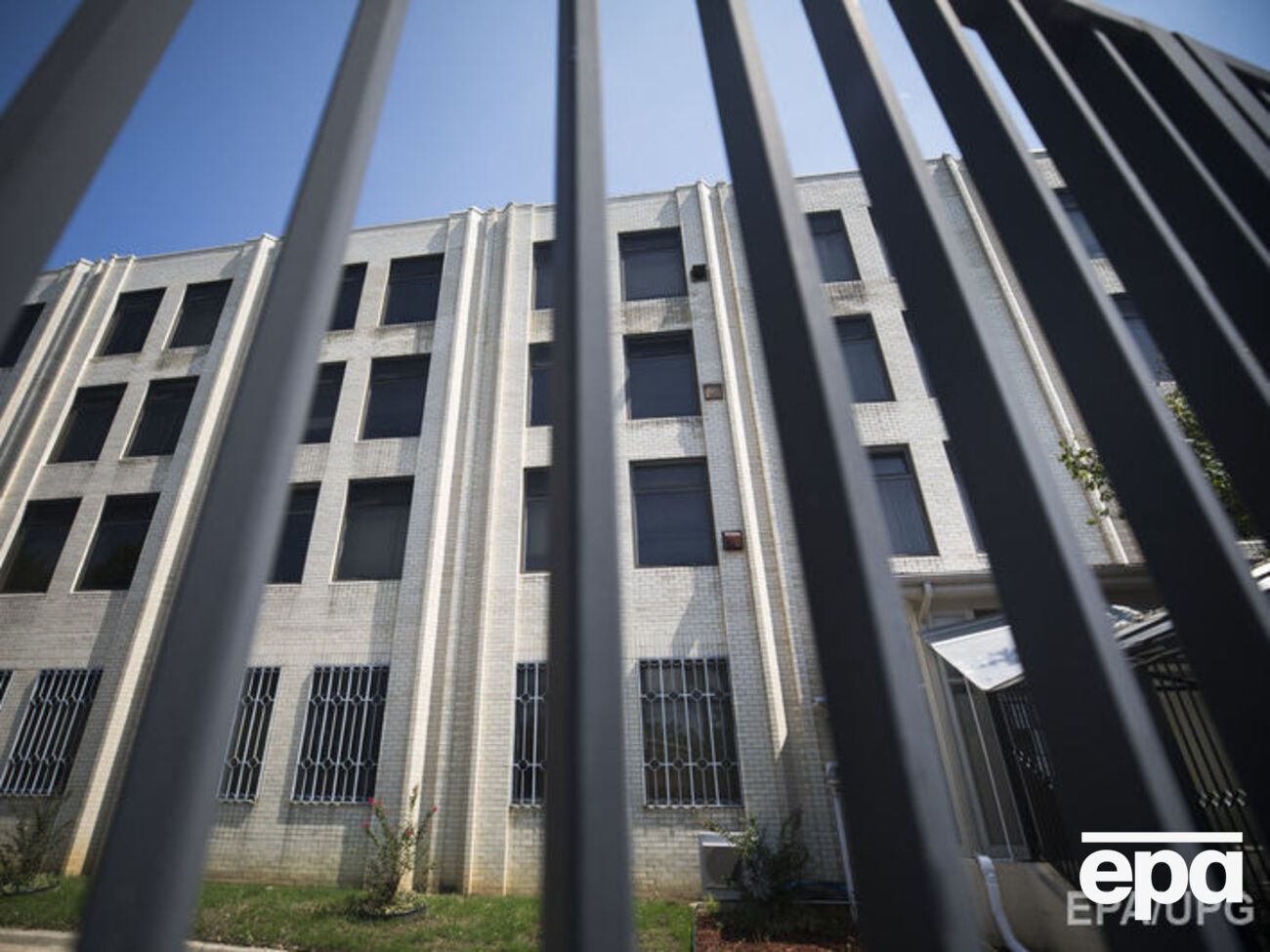 Представительства РФ обошли перед передачей американским властям