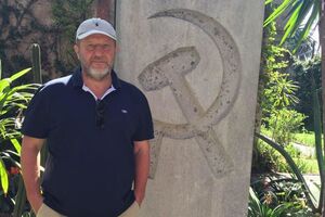 Кох: Ведущие будут толсто намекать: мол, мы-то с вами понимаем, что это за "дипломатические" работники и что это за "диппочта"