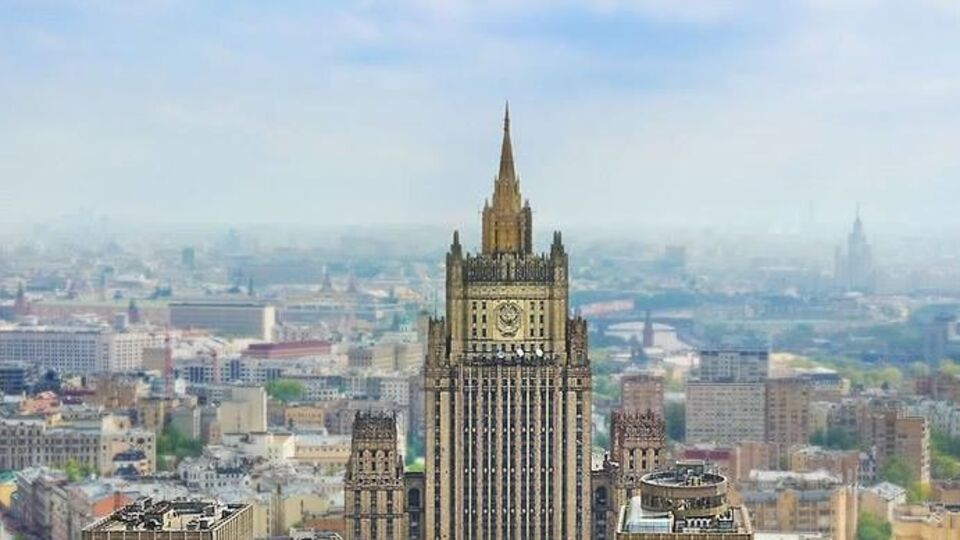 Российские дипломаты расценивают произошедшее "как откровенно враждебный акт"