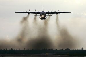 Самолет загорелся и упал вскоре после взлета