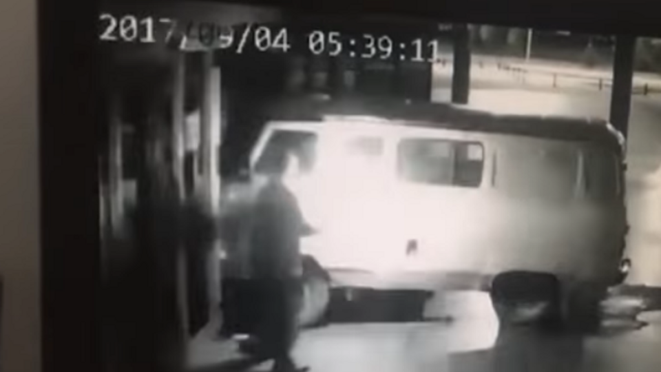 Чоловік підпалив автомобіль після наїзду