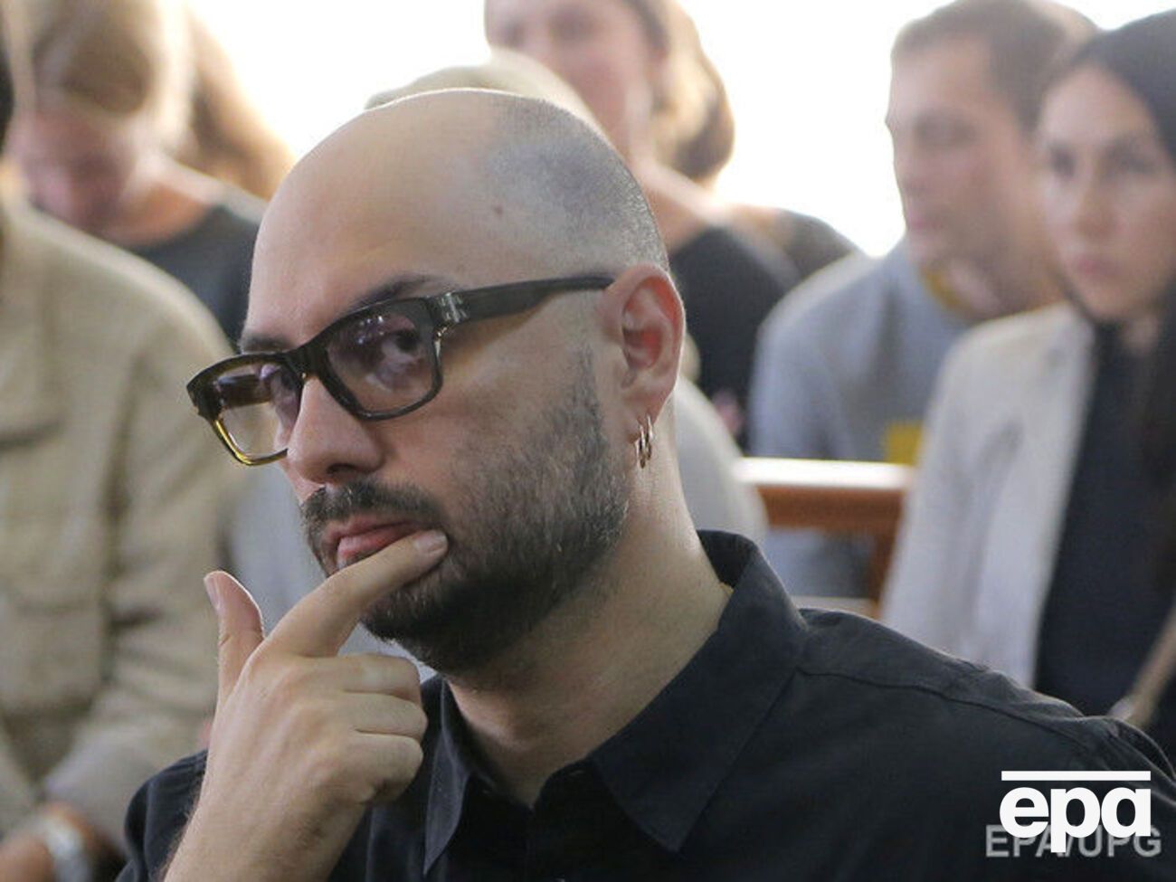 Суд оставил в силе меру пресечения Серебренникову