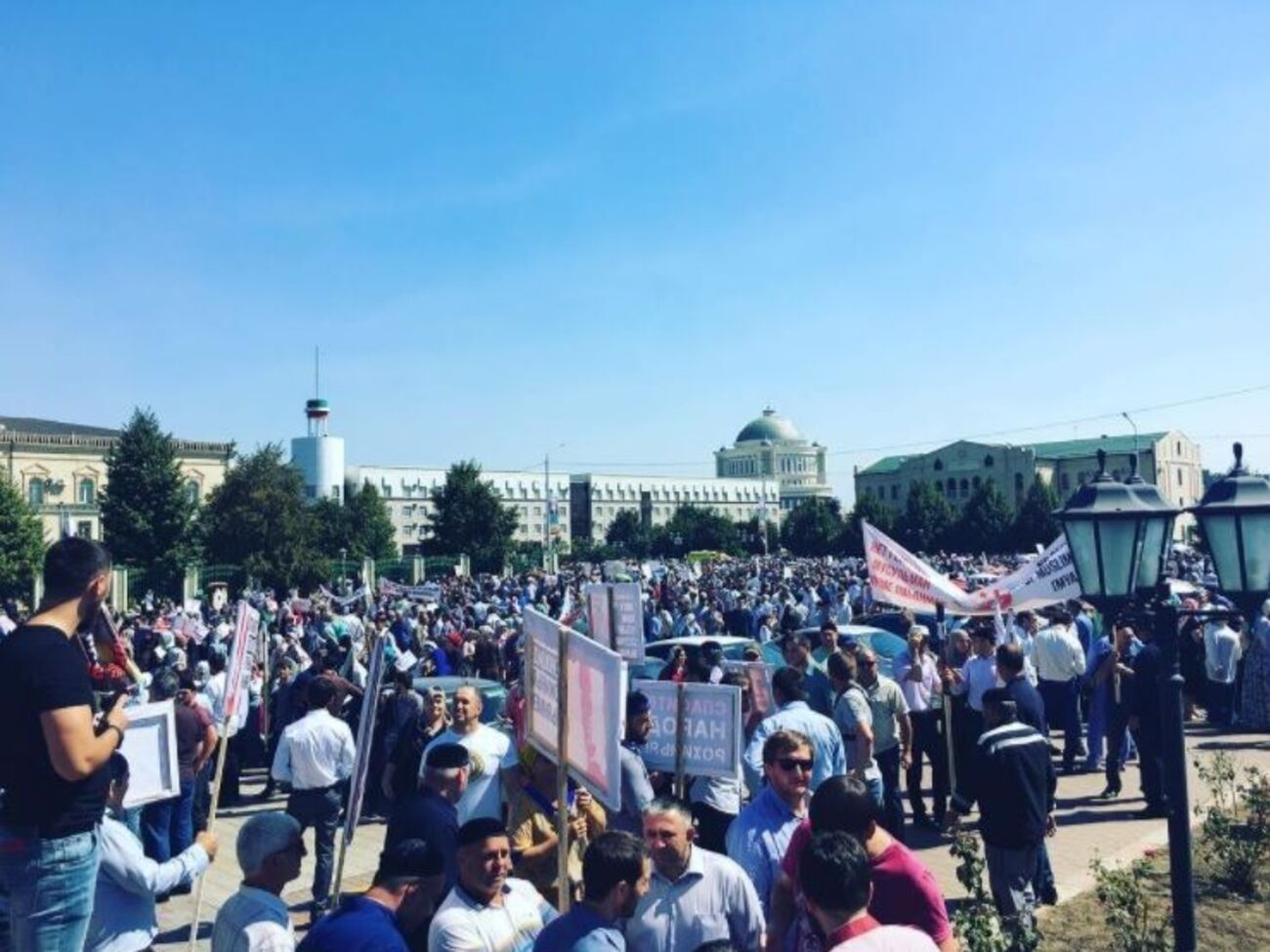 На митинг в поддержку мусульман Мьянмы вышло почти 80% населения Чечни