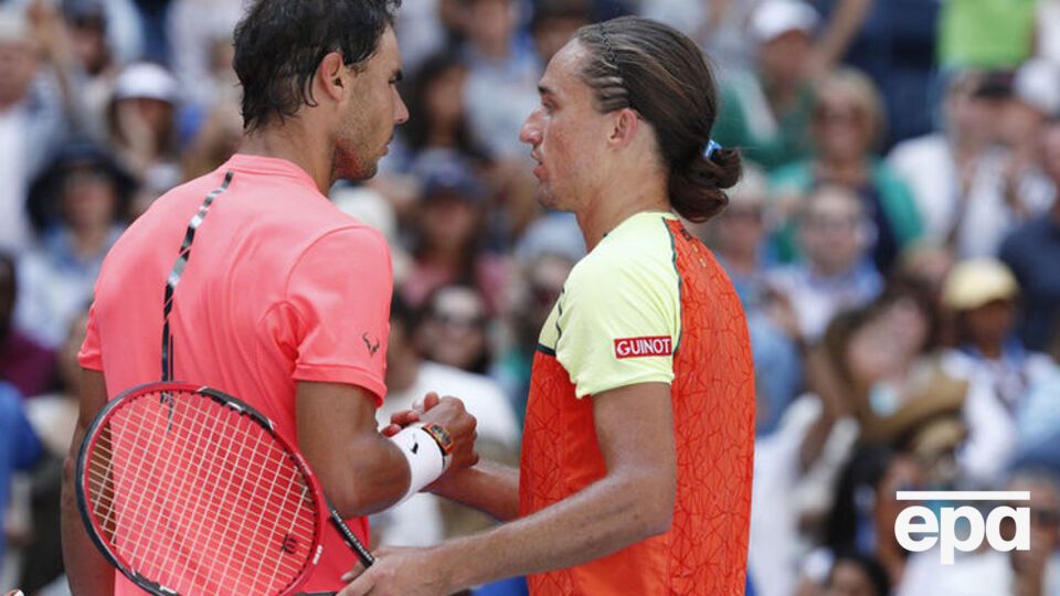 Долгополову (праворуч) довелося визнати поразку