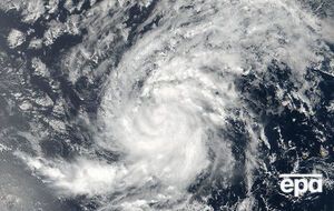 Урагану присвоена третья категория