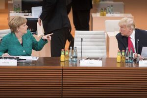 Зайберт: Меркель и Трамп обсудили усиление санкций против КНДР