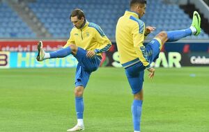 Сборная тренировалась под дождем