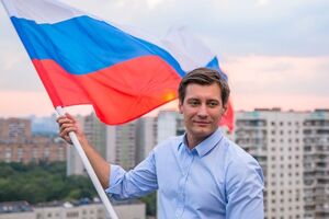 Пропонуючи ввести миротворців на Донбас, Путін хоче або піти звідти, або заробити бали перед виборами