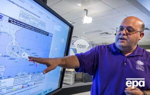 В центре по предупреждению ураганов полагают, что "Ирма" зацепит Флориду