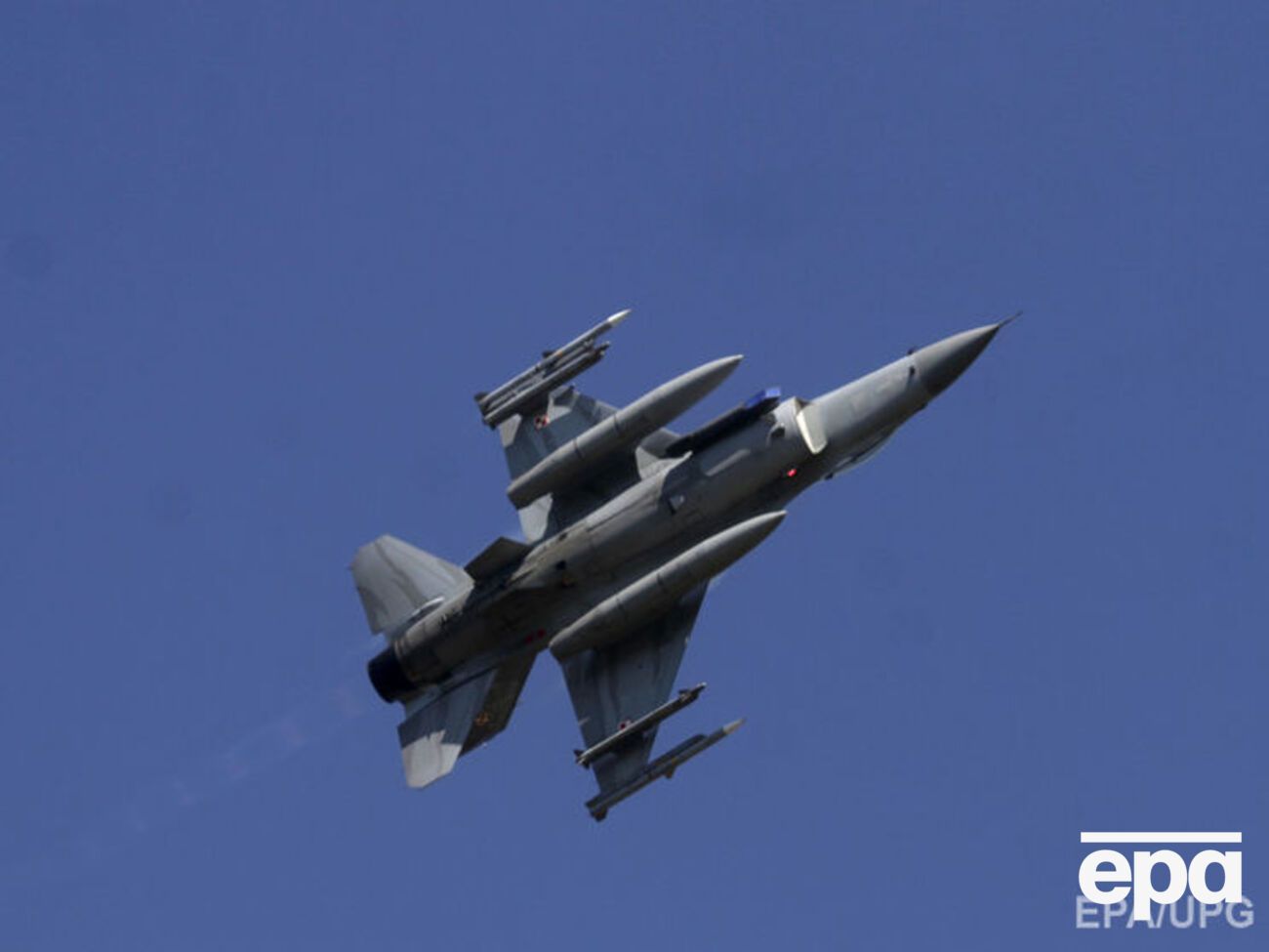 Спасатели ищут пилота