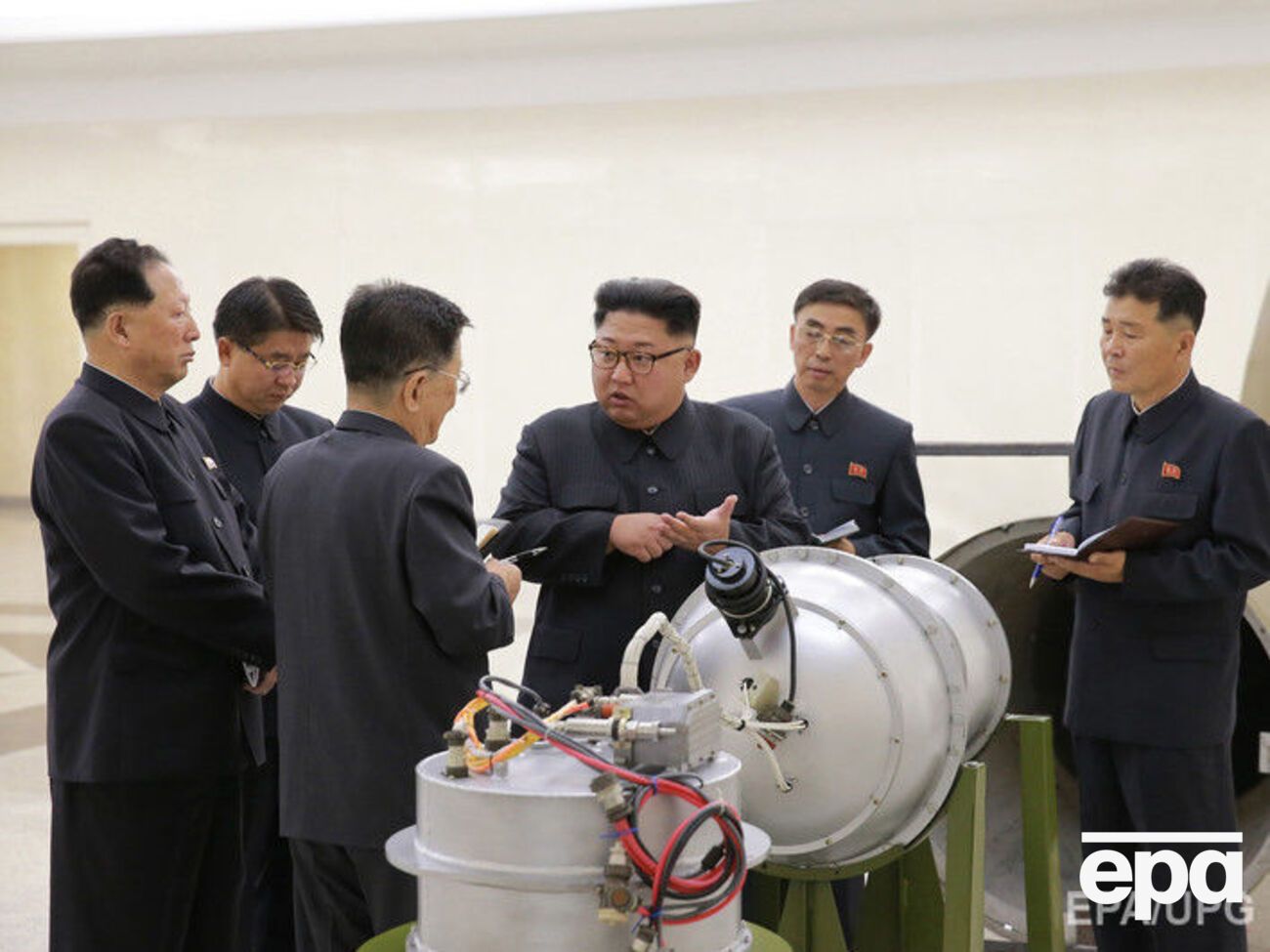 Даже если на фото макет ядерной боеголовки, он сделан максимально близко к оригиналу, отметила Ханнэм