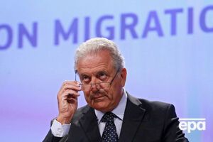 Аврамопулос заявил, что Еврокомиссия может обратиться в суд относительно отказа принимать мигрантов