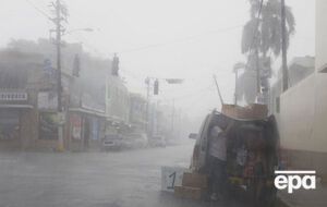 Французские власти заявили о двух жертвах урагана